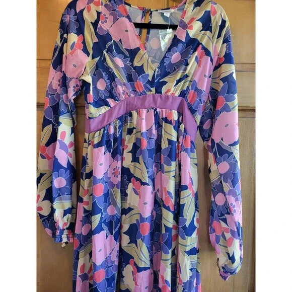 Unique Vintage 1970's Navy & Purple Floral Dress Size Medium - Picture 2 of 6